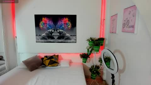 Snapshot of rosi_cooper chatting on 25, 2, 2025 rosi_cooper online show from 25, 2, 2025