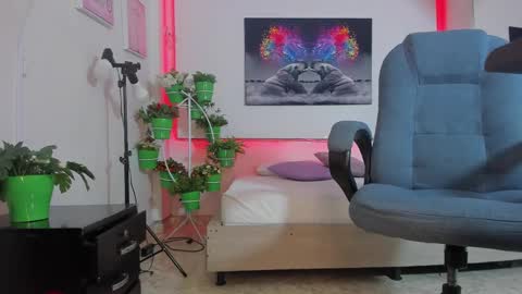 Snapshot of rosi_cooper chatting on 4, 10, 2025 rosi_cooper online show from 4, 10, 2025