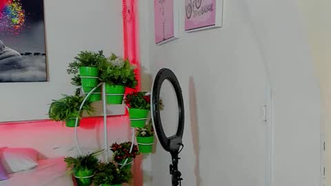 Snapshot of rosi_cooper chatting on 14, 11, 2025 rosi_cooper online show from 14, 11, 2025