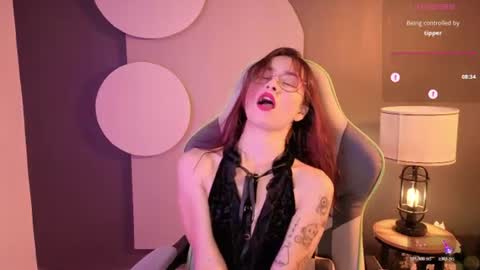 Snapshot of rosse_98_ chatting on 11, 6, 2026 Miss Rosse online show from 11, 6, 2026