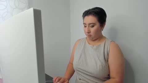 ROSSE DEMOND  online show from 12, 2, 2026