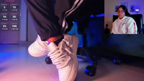 rosyejones online show from 25, 11, 2025