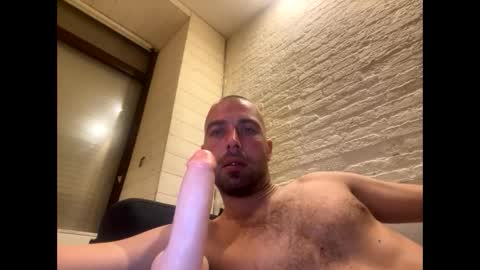 Snapshot of rotteei1 chatting on 28, 9, 2025 rotteei1 online show from 28, 9, 2025