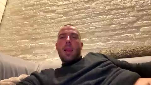 Snapshot of rotteei1 chatting on 16, 10, 2025 rotteei1 online show from 16, 10, 2025