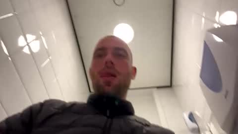 Snapshot of rotteei1 chatting on 17, 10, 2025 rotteei1 online show from 17, 10, 2025