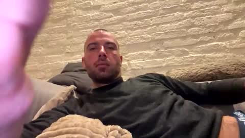 Snapshot of rotteei1 chatting on 18, 10, 2025 rotteei1 online show from 18, 10, 2025