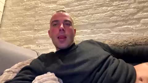 Snapshot of rotteei1 chatting on 19, 10, 2025 rotteei1 online show from 19, 10, 2025