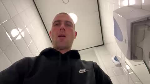 Snapshot of rotteei1 chatting on 20, 10, 2025 rotteei1 online show from 20, 10, 2025