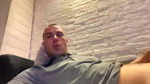 Snapshot of rotteei1 chatting on 24, 11, 2025 rotteei1 online show from 24, 11, 2025