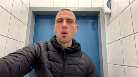 Snapshot of rotteei1 chatting on 26, 11, 2025 rotteei1 online show from 26, 11, 2025