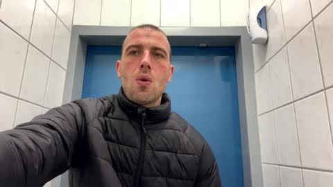 Snapshot of rotteei1 chatting on 27, 11, 2025 rotteei1 online show from 27, 11, 2025