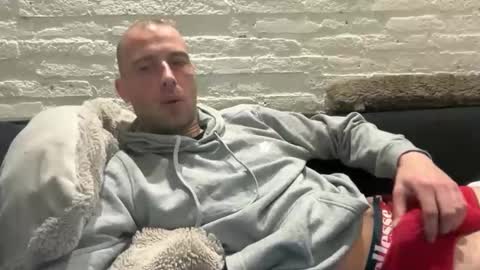 Snapshot of rotteei1 chatting on 9, 3, 2026 rotteei1 online show from 9, 3, 2026