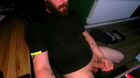 Snapshot of roughwonder chatting on 25, 5, 2026 Luke online show from 25, 5, 2026