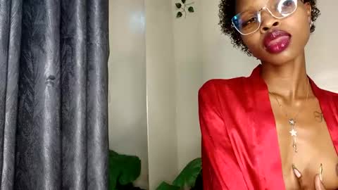 Snapshot of roundbootie chatting on 17, 6, 2026 roundbootie online show from 17, 6, 2026