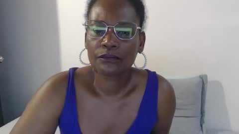 Snapshot of roushlove chatting on 19, 1, 2025 luxa online show from 19, 1, 2025