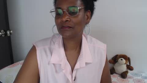 Snapshot of roushlove chatting on 3, 2, 2025 luxa online show from 3, 2, 2025