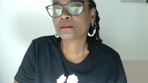 luxa online show from 23, 4, 2026