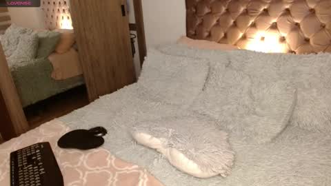 Rouss marie henao  online show from 25, 2, 2025