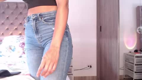 Rouss marie henao  online show from 7, 3, 2026