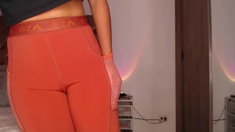 Rouss marie henao  online show from 16, 4, 2026