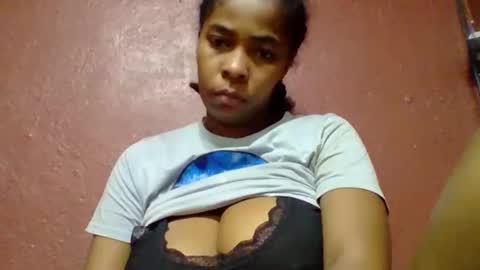 rovaelyah online show from 4, 6, 2026