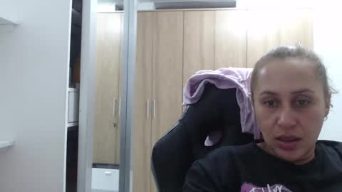 Roxana online show from 5, 3, 2025