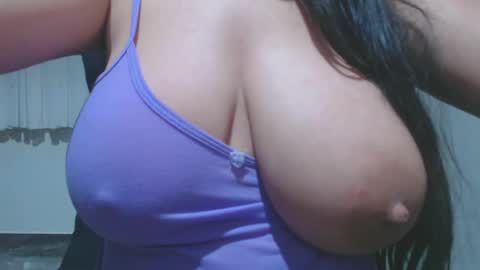 Snapshot of roxanbahottt chatting on 15, 6, 2026 roxxy online show from 15, 6, 2026
