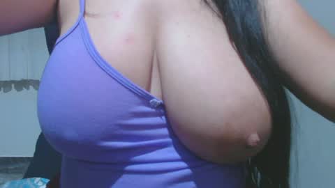Snapshot of roxanbahottt chatting on 1, 7, 2026 roxxy online show from 1, 7, 2026