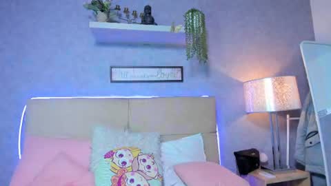 roxanebrown online show from 14, 7, 2026