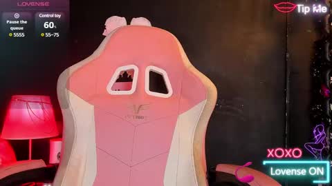 Snapshot of roxaneevans_ chatting on 6, 3, 2025 Roxane online show from 6, 3, 2025