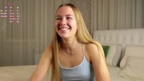 Anna Lokiss online show from 22, 10, 2025