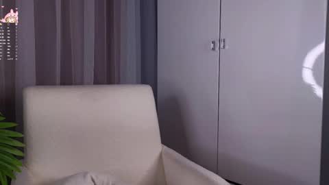 Anna Lokiss online show from 3, 2, 2026