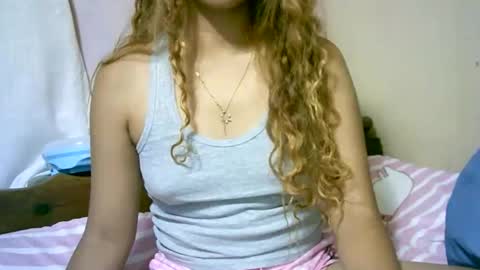 roxanne_98 online show from 18, 12, 2025