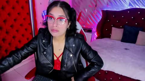 roxanne_han online show from 22, 4, 2026