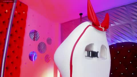 roxanne_han online show from 26, 4, 2026