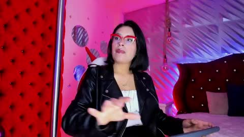Snapshot of roxanne_han chatting on 13, 5, 2026 roxanne_han online show from 13, 5, 2026