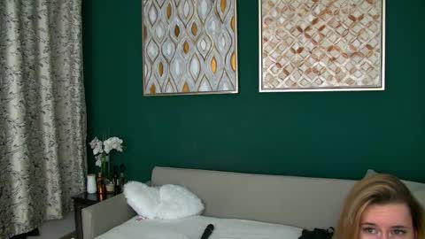 Snapshot of roxanne_joy chatting on 22, 2, 2026 Roxanne online show from 22, 2, 2026