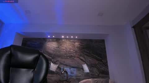 Roxanne Hill  online show from 26, 7, 2026