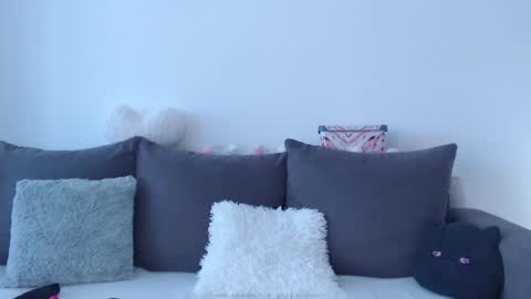 Snapshot of roxanneliss chatting on 4, 12, 2025 roxanneliss online show from 4, 12, 2025