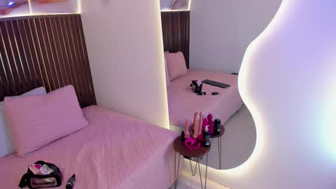 Roxie  online show from 30, 10, 2025