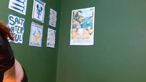 Snapshot of roxiehood chatting on 25, 11, 2025 Roxie online show from 25, 11, 2025