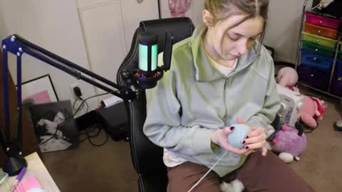 Snapshot of roxiethefox chatting on 15, 1, 2026 roxie online show from 15, 1, 2026