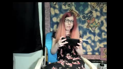 roxihazeleyes online show from 11, 3, 2025