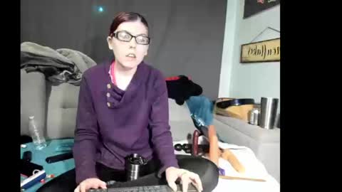 roxihazeleyes online show from 9, 9, 2025