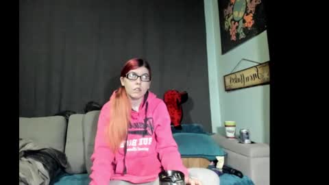 roxihazeleyes online show from 17, 9, 2025