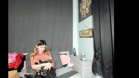 roxihazeleyes online show from 5, 2, 2026