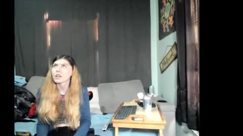 roxihazeleyes online show from 19, 3, 2026