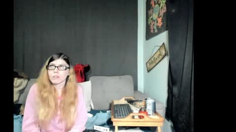 roxihazeleyes online show from 22, 4, 2026