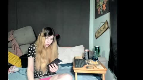 Snapshot of roxihazeleyes chatting on 30, 4, 2026 roxihazeleyes online show from 30, 4, 2026