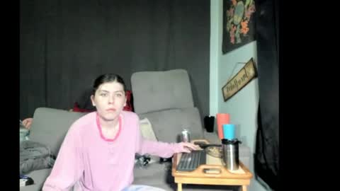 Snapshot of roxihazeleyes chatting on 21, 5, 2026 roxihazeleyes online show from 21, 5, 2026